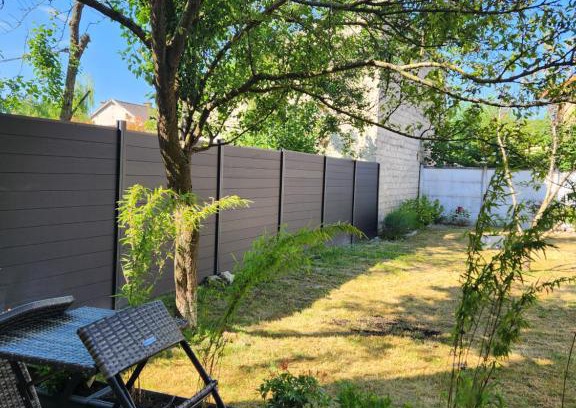 Warmeriville Apartment | Cozy Studio Retreat - Guest Rated 8.9/10 for Comfort