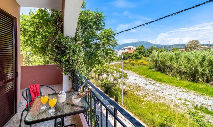 Vassiliki Apartment | Serene Studio "Phaephon" with Ocean View & Garden Access