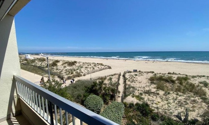 Marseillan Plage Apartment | Guest Rated 10/10: Studio Marseillan-Plage for Families