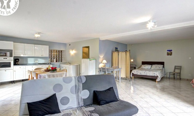 Planfoy Apartment | Cozy Studio Planfoy with Kitchen & Spa Amenities for Two