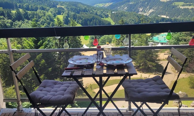 Villard-de-Lans Apartment | Cozy Studio "Les Arolles" with Restaurant in Villard de Lans