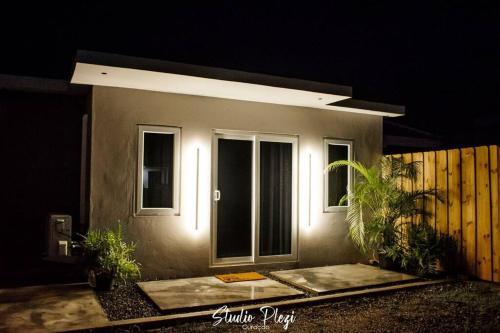 Willemstad Apartment | Studio Plezi - Stylish & Modern Apt in Quiet Area