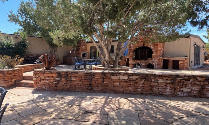 West Sedona Apartment | Beautiful Studio with Pool and Scenic Views near Trails