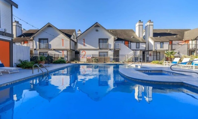 Astrodome Apartment | Modern Studio with Pool, Gym, and Fast Wifi Access