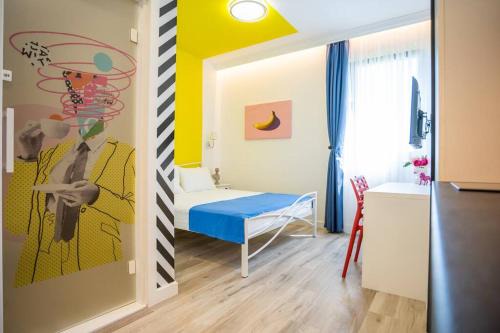 Stari Banovci Apartment | Vibrant Studio Pop Art: Guest Rated 9.8, Child Friendly