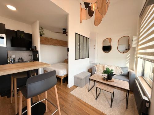 Ardres Apartment | Studio premium, à 50m du Lac d'Ardres avec terrasse
