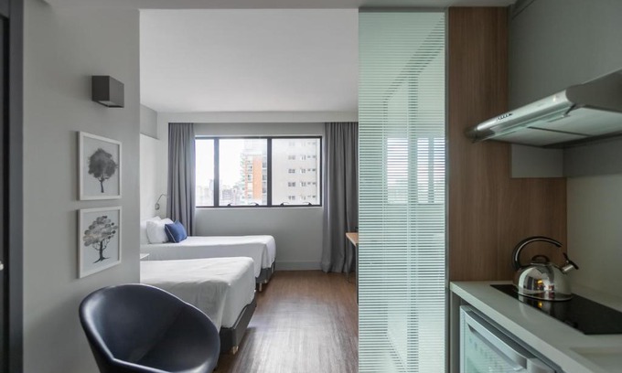 Batel Apartment | Premium Studio Batel Twin: Ideal for Families & Accessibility