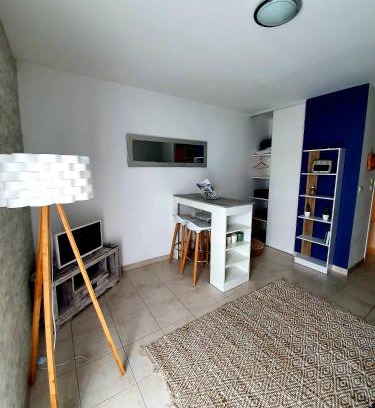 Fouras Apartment | Cozy Studio Presqu'île Fouras Near Beach with Private Parking