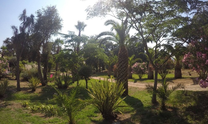 Santa-Maria-Poggio Apartment | Serene Studio Near Sea and Mountains with Spa & Breakfast