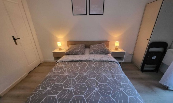 Vernon Apartment | Cozy Studio Near Vernon Giverny with Kitchen & Family-Friendly
