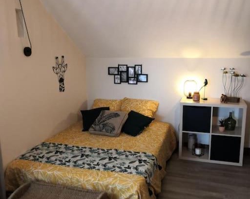Saint-Germain-du-Val Apartment | Convenient Studio Near Zoo de la Flèche with Family Amenities