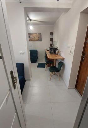 Otmuchow Apartment | Convenient Studio by the Tower - Family-Friendly Stay
