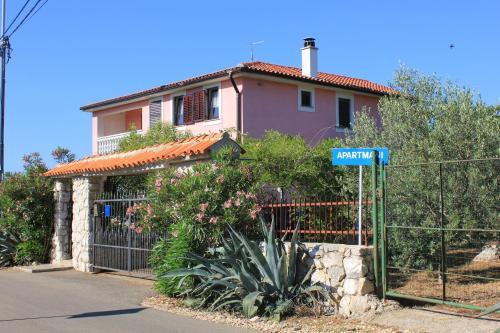 Punta Kriza Apartment | Cozy Studio Punta Kriza: Child-Friendly Retreat Awaits