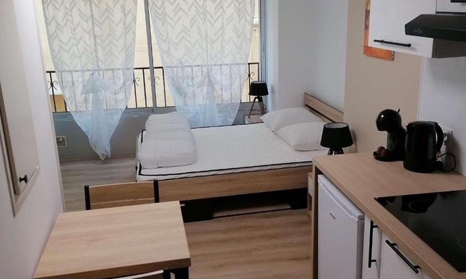 Amelie-les-Bains-Palalda Apartment | Bright Studio in Amélie-Les-Bains Near Thermal Spas