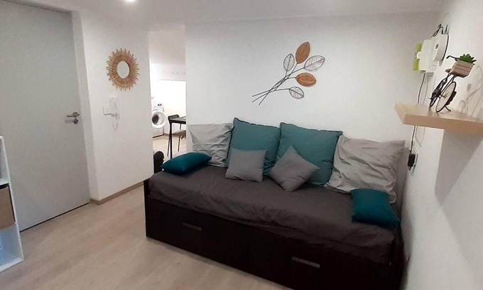 Les Mees Apartment | Modern Studio in Les Mées, 20 Minutes from Dignes