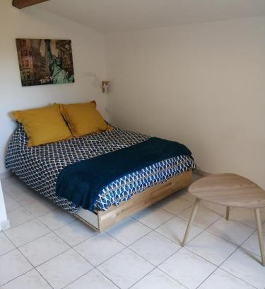 Vaugneray Apartment | Modern Studio with High-Speed Internet - Rated 8.6/10