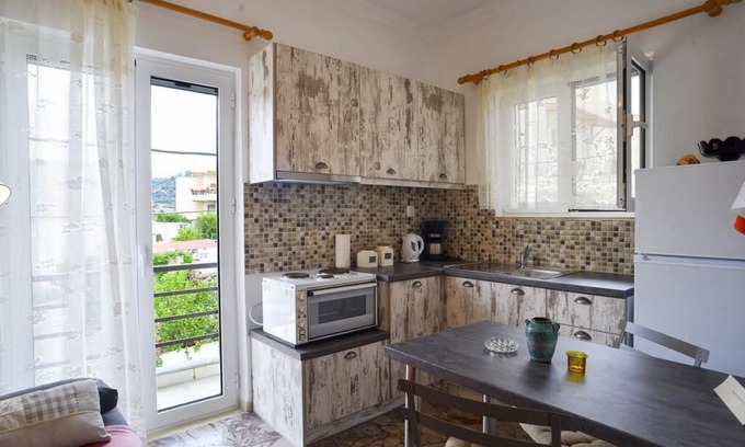 Palekastro Apartment | Romantic Studio in City Center, Steps from the Beach!