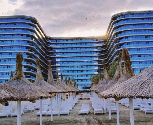 Mamaia-Sat Apartment | Studio Room 220 White Titanic