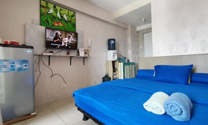 Pluit Apartment | Sea View Studio Room with Fast Wifi and Pool Access