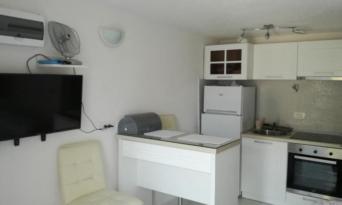 Orahovac Apartment | Cozy Studio S with Private Beach and Ocean View