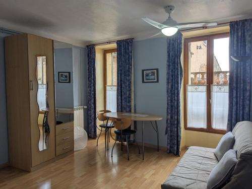 Antibes Old Town Apartment | Studio Saint-Jeannet