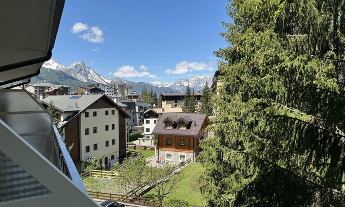 Sauze d'Oulx Apartment | Explore Studio Saturno 23: City Center Retreat with Spa