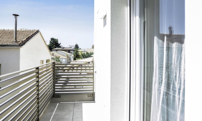 Saint-Martin Apartment | Relaxing Studio Retreat with Parking in Montpellier