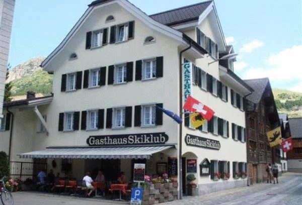 Andermatt Apartment | Cozy Studio Skiklub - Family and Pet Friendly Getaway