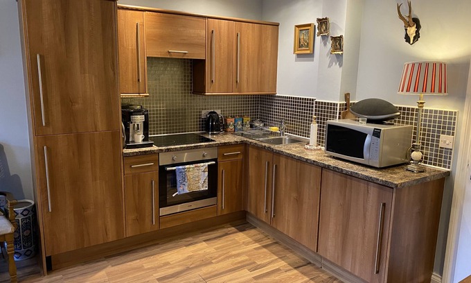 Macclesfield Apartment | Unique Town Centre Apartment with Kitchen and Breakfast