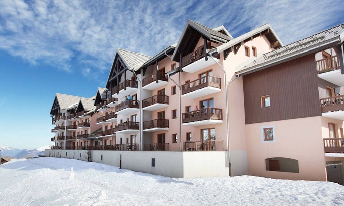 Valmeinier Apartment | Cozy Studio for 4 - Relax at Mountain Escape in Valmeinier!