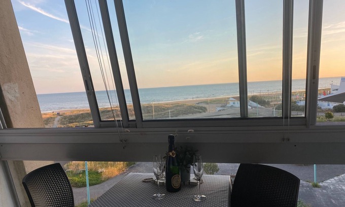 Saint-Jean-de-Monts Apartment | Inviting Studio Soleil Couchant with Ocean View & Spa