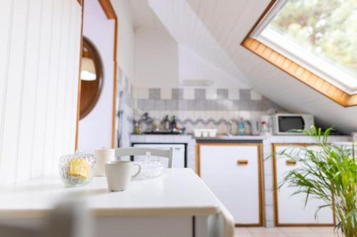 Belfort Apartment | Cozy Studio Under the Stars in Jaurès