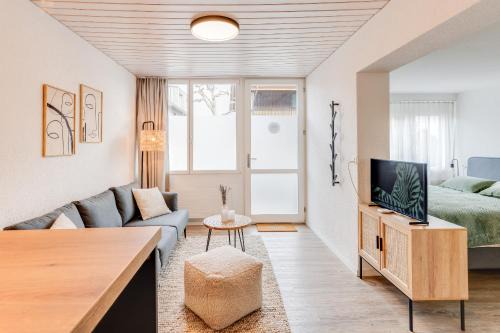 Faulensee Apartment | Bijou Sternen: Family-Friendly Retreat with Mountain Views