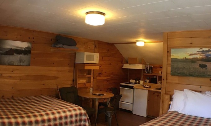 Stratton Apartment | Cozy Studio Suite with Full Kitchen, Pet-Friendly Stay!