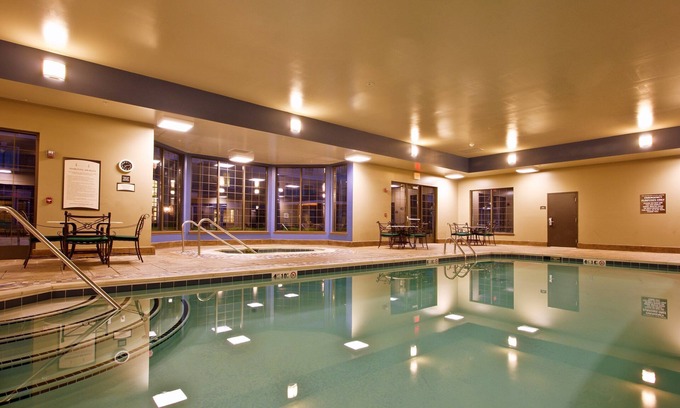Novi Apartment | Stylish Studio Suite with Free Breakfast & Fitness Center