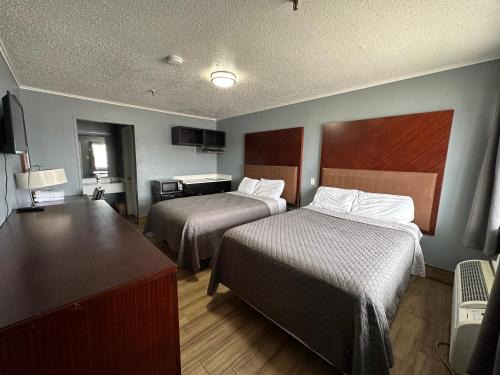 San Antonio Hotel | Pet-Friendly Studio Suites with Ocean View & Pool Access