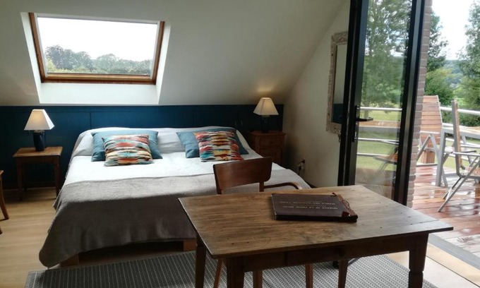 Louveigne Bed & Breakfast | Pet-Friendly Studio Sur Pierri with 9/10 Guest Rating