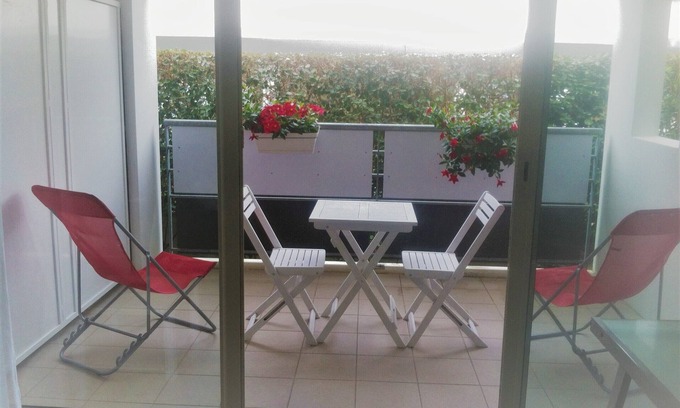 Anglet Apartment | Cozy Studio with Terrace in Heart of Anglet - Beach Access