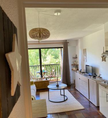 Saint-Chaffrey Apartment | Delightful Studio with South-Facing Terrace for Families