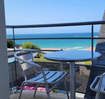 Trevou-Treguignec Apartment | Cozy Studio TRESTEL with Ocean View & Family-Friendly Amenities