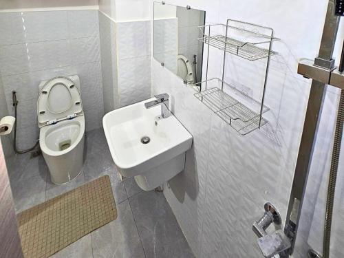 Iloilo City Proper Apartment | Studio Unit at Bernwood Tower