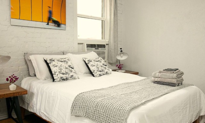 Westlake Apartment | Studio unit for 2 near DTLA!