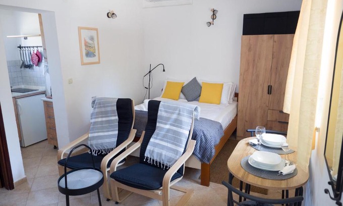 Gabonjin House | Guest Rated: Studio VEKA - Child-Friendly Retreat Awaits