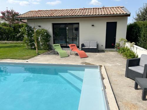 Bordeaux Apartment | Idyllic Studio with Pool and Oceanfront View