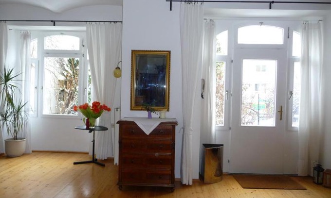 Wahring Apartment | Budget-Friendly Studio Währing - Family Friendly Retreat