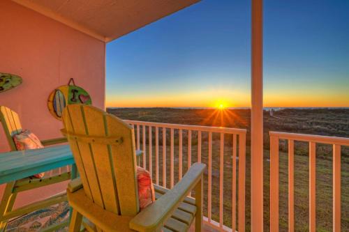 Port Aransas House | Seaside Blessing: Beach Access & Private Pool Retreat