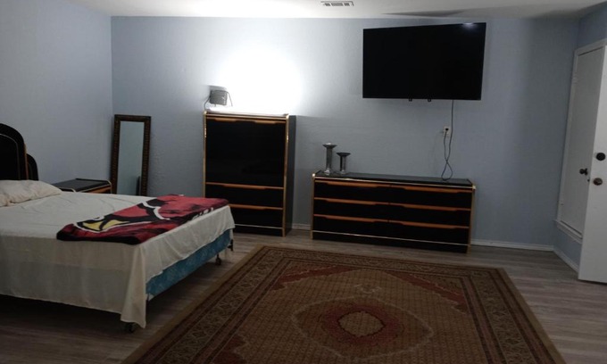Northwest Carrollton House | Cozy Studio w/ Private Bathroom in Carrollton, Rated 10/10