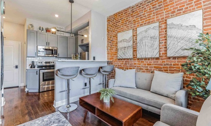 North Philadelphia West Apartment | Studio w/Private Rooftop Terrace | 10 mins to DT