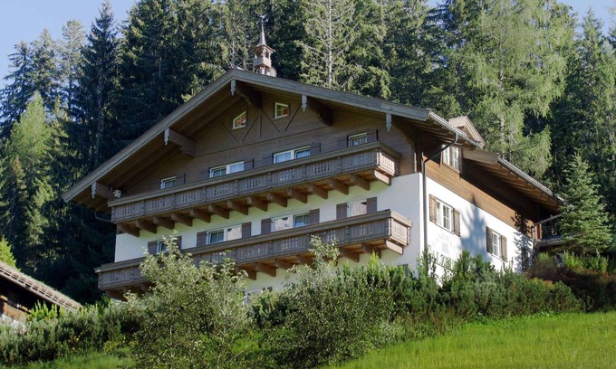 Dienten am Hochkoenig Apartment | Relaxing Studio with Pool & Sauna at Ski Resort Dienten
