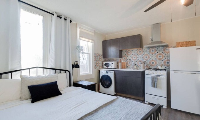 Lebanon Apartment | Cozy Studio with WiFi, Kitchen, and Spa Amenities